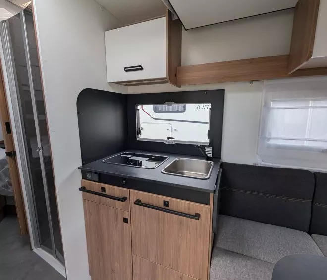 Challenger 318 graphite edition 2027 4