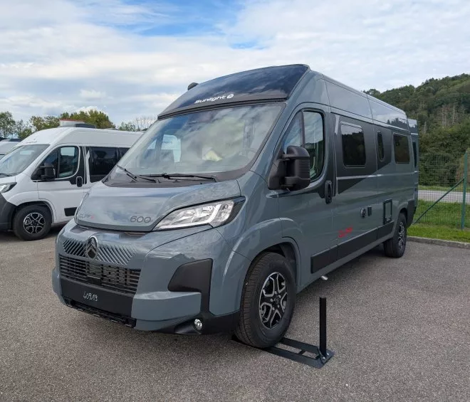 Sunlight cliff 600 x gris thunder performance grey 2