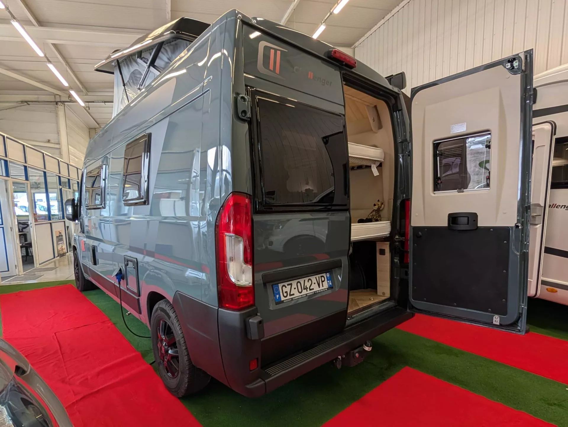 Challenger f s arriere gauche