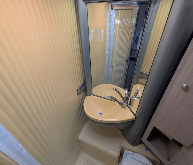 Dethleffs globe s t685 salle de bain vario