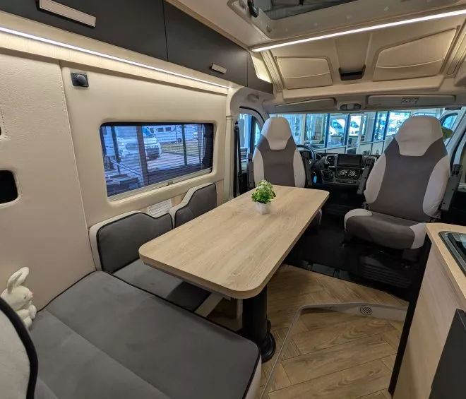Challenger f s salon