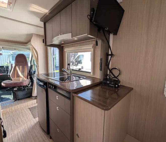 Dethleffs globe s t685 bloc cuisine