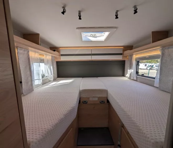 Dethleffs globebus i6 gt white 9