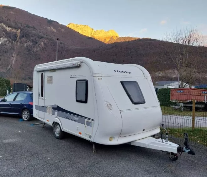 Hobby 400 sfe de luxe 1