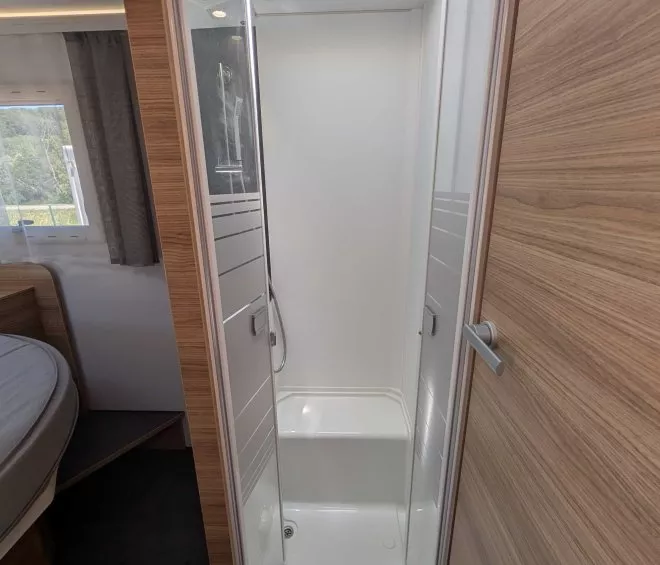 Adria sonic axess 700 sc 8