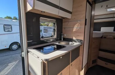Dethleffs globebus i6 gt white 5