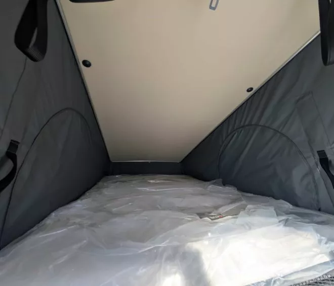 Magellan 643 air saphir couchage toit relevable