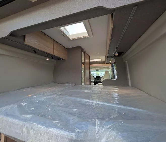 Dethleffs globetrail 600 ds active plus chambre 2