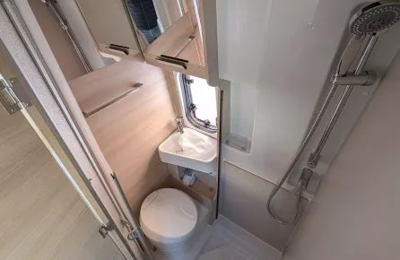 V114m sport salle de bain