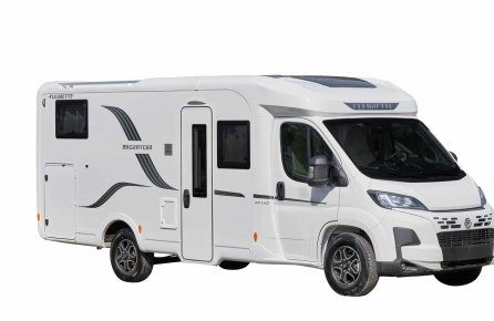 Camping-car blanc Fleurette Migrateur sur fond blanc