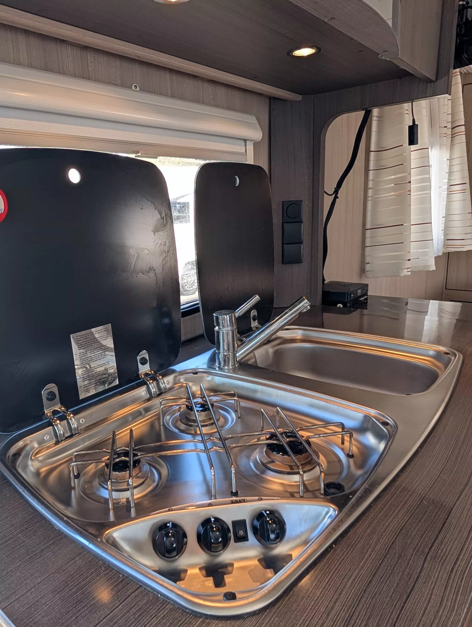 Dethleffs globe s t685 plan de travail