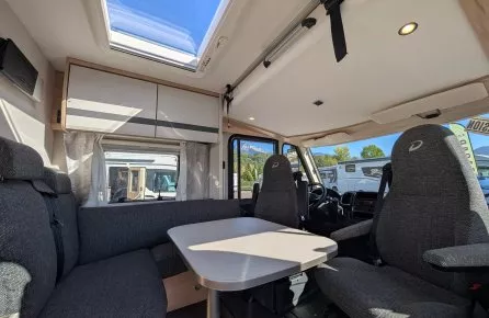 Dethleffs globebus i6 gt white 4