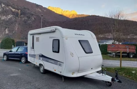Hobby 400 sfe de luxe 1