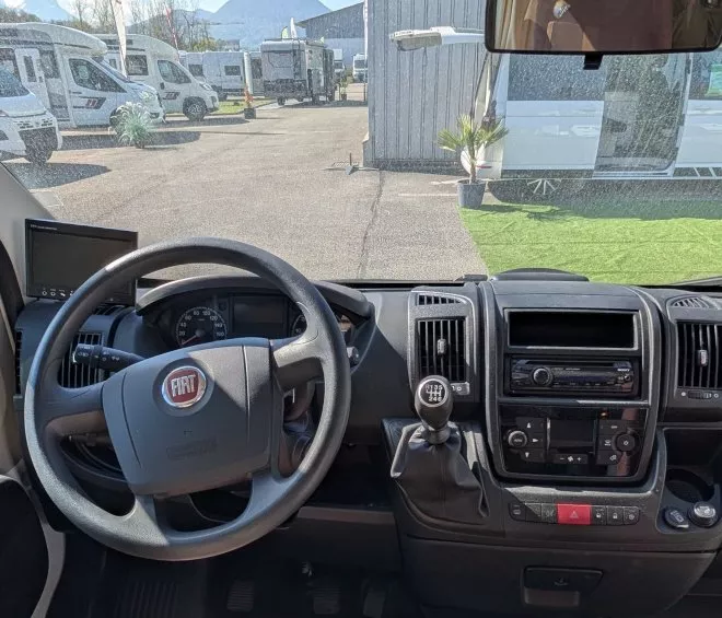 Dethleffs globe s t685 tableau de bord fiat ducato