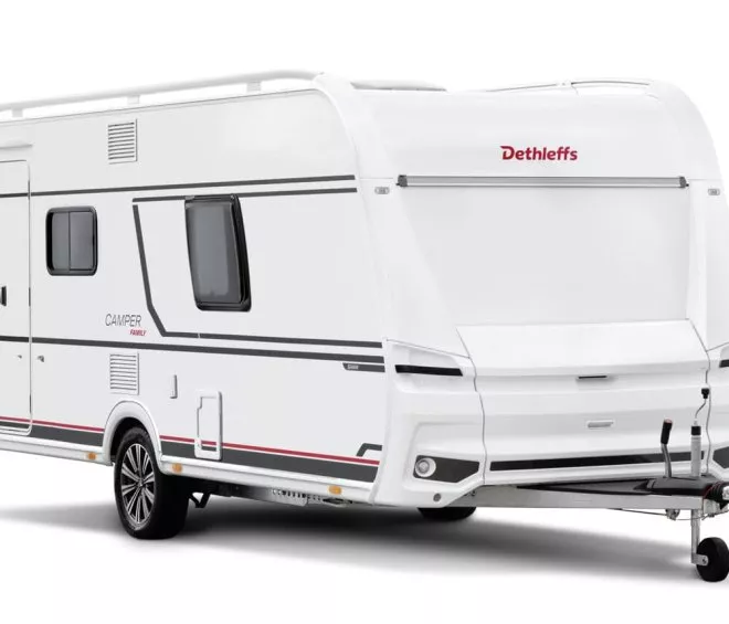 Caravane blanche Dethleffs Camper Family vue de côté
