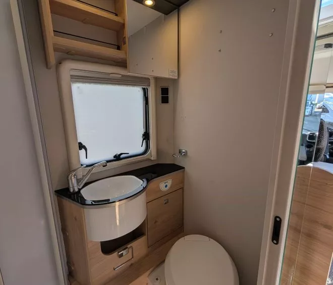 Dethleffs globebus i6 gt white 8