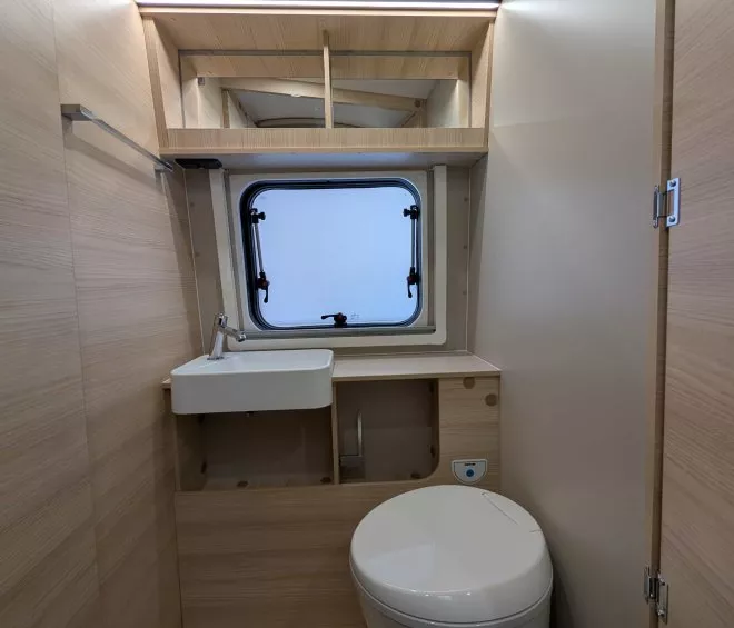 Challenger f s toilette