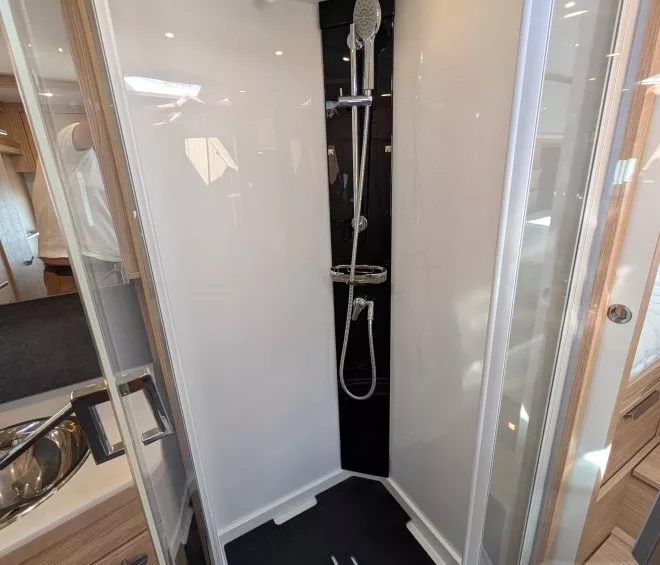 Niesmann bischoff arto 85e cloudline 49