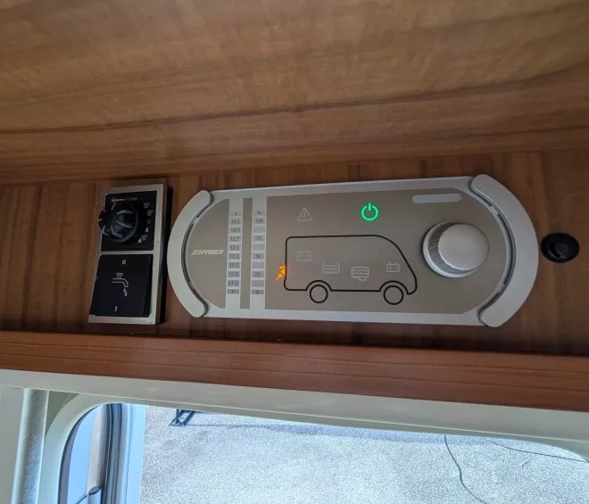 Hymer exsis t414 crossover poclain 2015 26