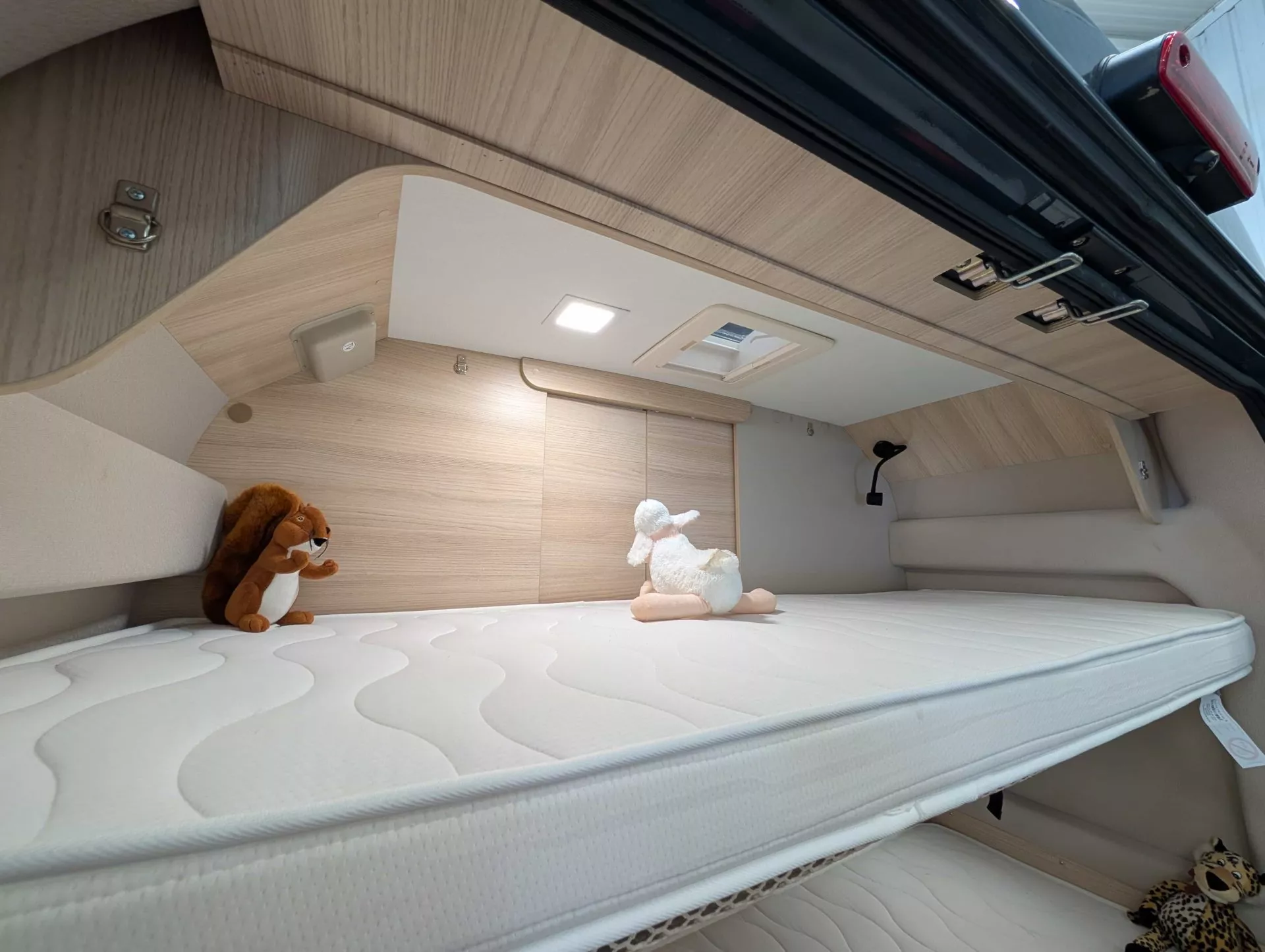 Challenger f s lit arriere haut